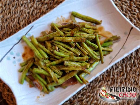 Ginisang Batong (Sauteed Long Green Beans) - Filipino Chow