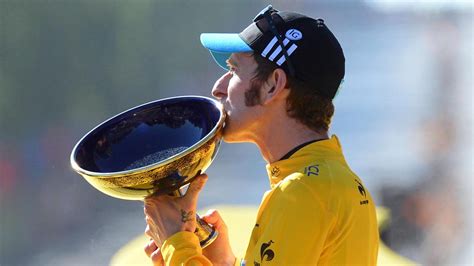 Bradley Wiggins, Tour de France champ, hit by car while riding