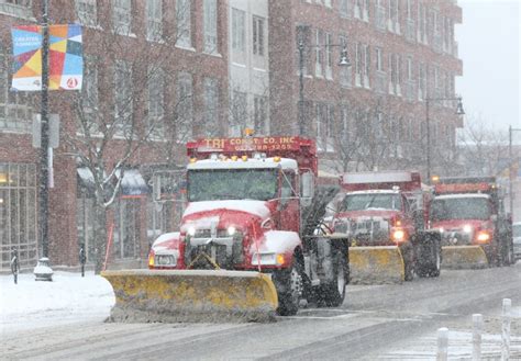 Light snowfall expected across Massachusetts this afternoon