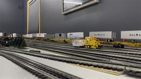 Lionel Legacy EM-1 passing at speed. : r/modeltrains