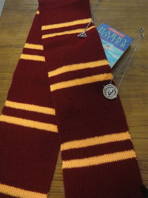 GRYFFINDOR HOUSE SCARF PATTERN