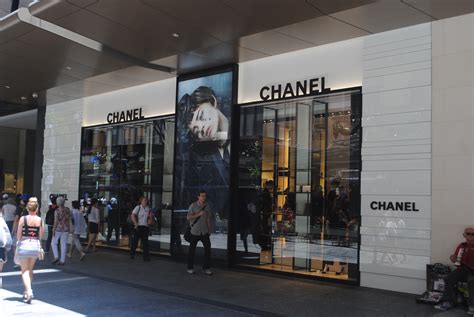 File:Chanel Store Brisbane.jpg - Wikimedia Commons