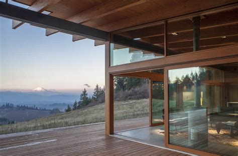 A beautiful Oregon home offers breathtaking views over Hood River Valley