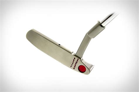 Tiger Woods' 2001 Scotty Cameron Backup Putter | Uncrate