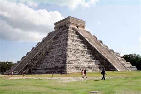 El Castillo Facts | Chichen Itza El Castillo | DK Find Out