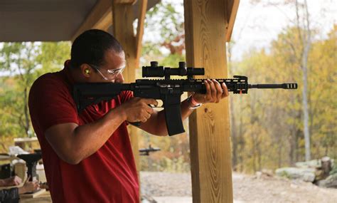 AR 15 Rifle Shooting Range: How Far Can It Actually Shoot? - News Military