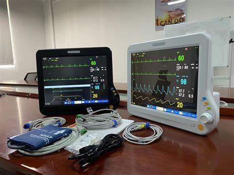 Multilingual Vital Parameter Monitor , Hospital Vitals Machine 15 Inch For Adult