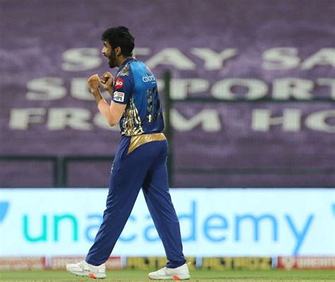 Bumrah dismisses Kohli to take his 100th IPL wicket; Kohli was his 1st ...