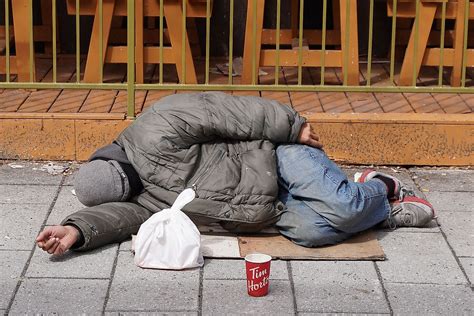 What Percentage Of The Canadian Population Is Homeless - WorldAtlas