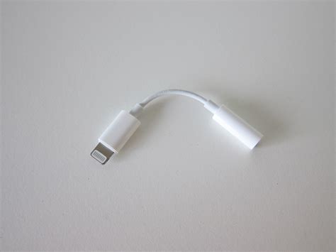 Apple Lightning to 3.5mm Headphone Jack Adapter « Blog | lesterchan.net