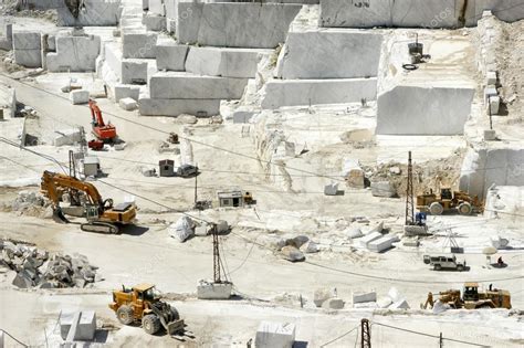 Marble quarry in Carrara White Italy — Stock Photo © Fotografiche #46175149