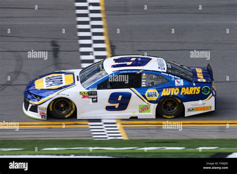 Chase Elliott completes a laps during practice for te Daytona 500 at ...