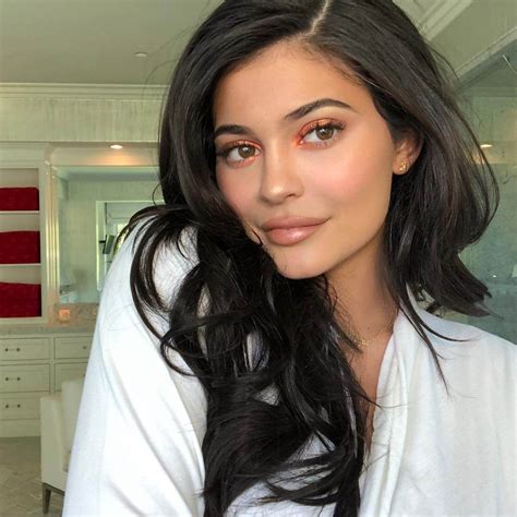 Surprise! Kylie Jenner Is Set To Become The Youngest Self-Made ...