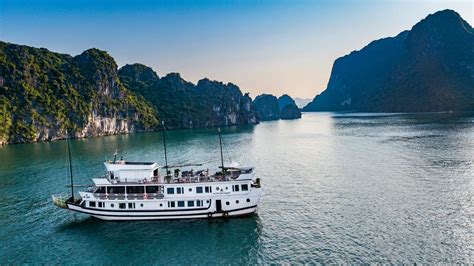 Halong Bay 2 days and 1 night on boat cruise from Hanoi | musement