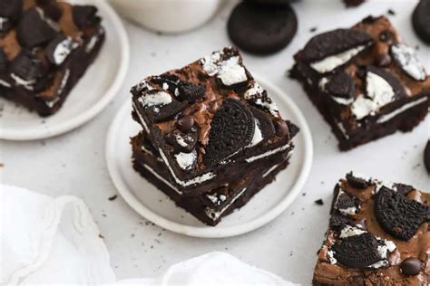 Gluten-Free Oreo Brownies (With 2 Layers Of Oreo!)