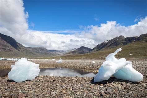 Icebergs in Greenland: Breathtaking photos show their true beauty (2023)