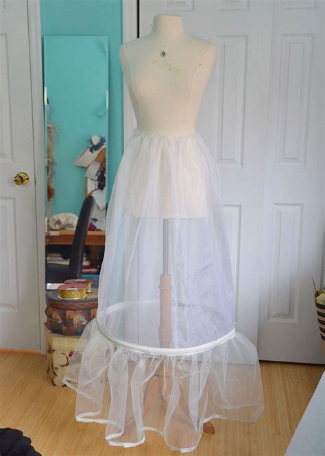 Making a Ruffly Petticoat | Petticoat pattern, Petticoat, Elizabethan clothing