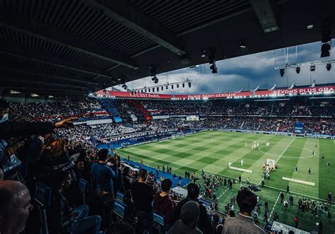 Más de 6.000 aficionados solicitan entrada para ver a la Real en París ...