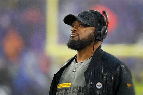 Mike Tomlin Reaches Another N.F.L. Postseason With Fewer Black Peers - The New York Times