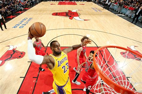 Lakers Vs Bulls : Frank Vogel believes Lakers' defense in first half vs ...