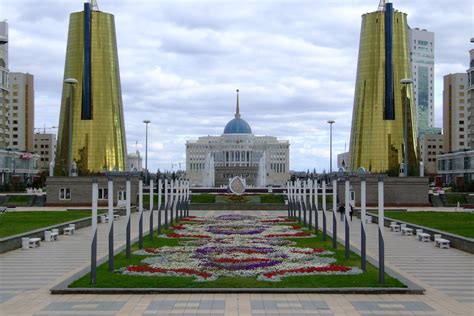 Kazakhstan: Spectacular Fleet of UFOs hovering above the capital Astana ...