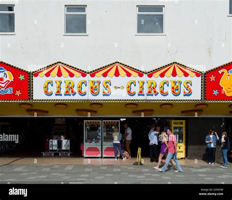 An amusement arcade on Southend seafront Stock Photo - Alamy