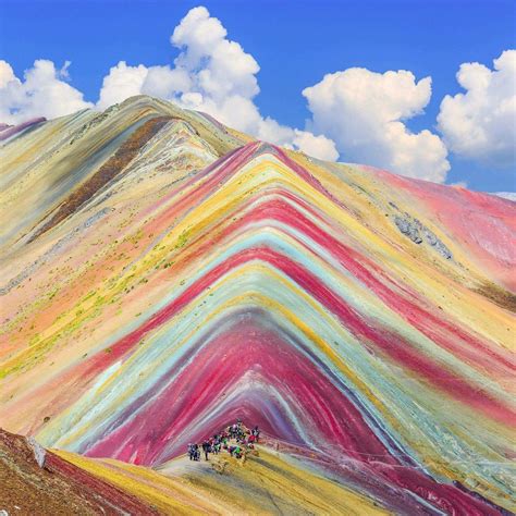 Rainbow hills in peru | Rainbow mountains peru, Rainbow mountain ...