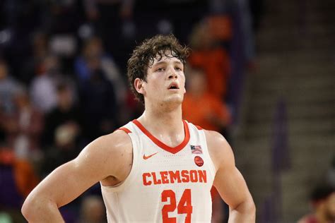 Clemson basketball forward P.J. Hall suffers knee injury - On3