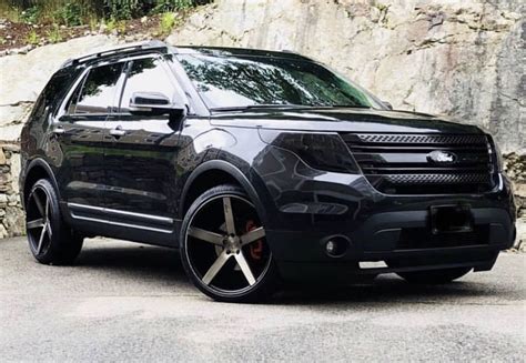 2019 Ford Explorer Sport Black Rims