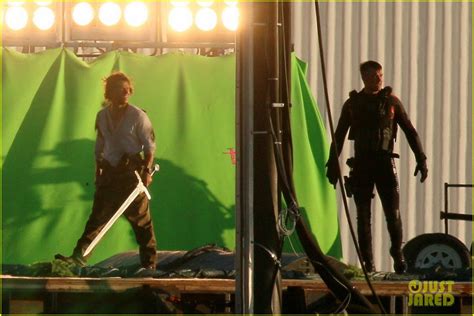 Mark Wahlberg Films Action Scenes for 'Transformers: The Last Knight'!: Photo 3717166 | Mark ...