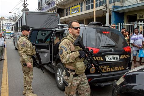 Combate ao Tráfico Operações da PF combatem tráfico de drogas no Brasil ...