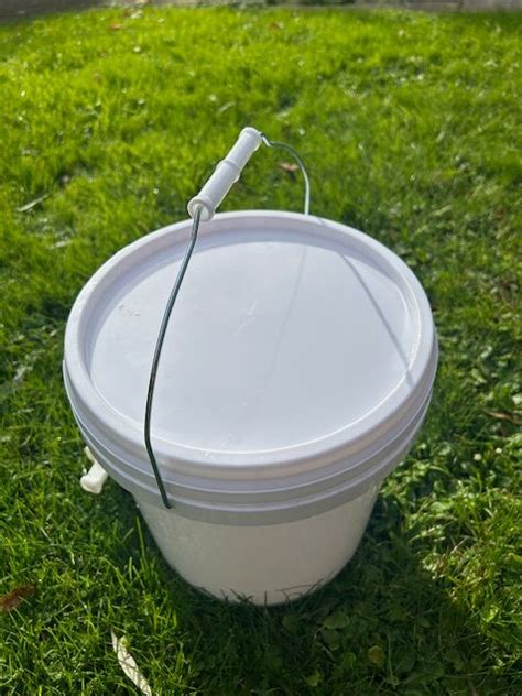 30lb Polythene Honey Bucket with valve