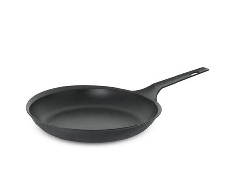 Komin Fry Pan, Lightweight cast iron flying pan, crafted in Japan. | Frying pan, Pan, Cast iron