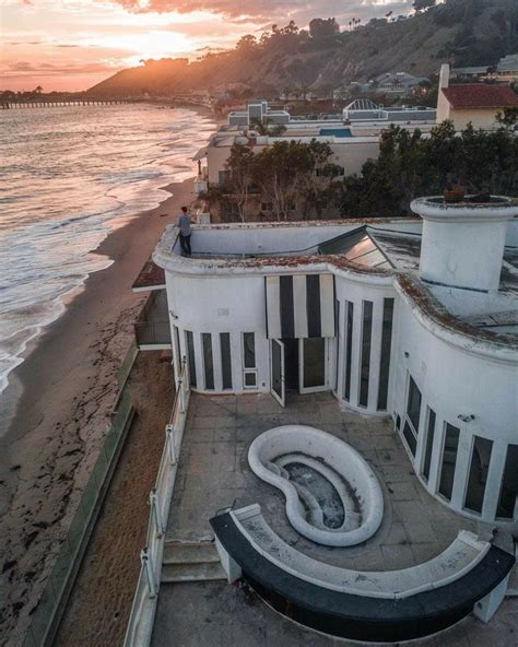 Malibu mansion left to rot after owner is imprisoned for mortgage fraud | Mansion on the beach ...