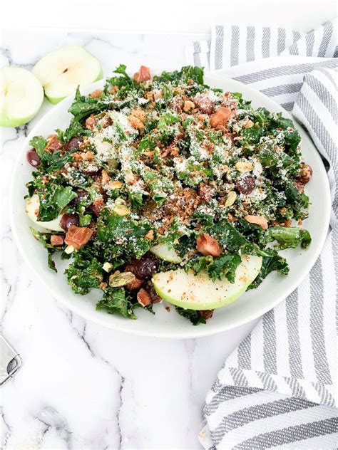 TUSCAN KALE SALAD - thecommunalfeast.com