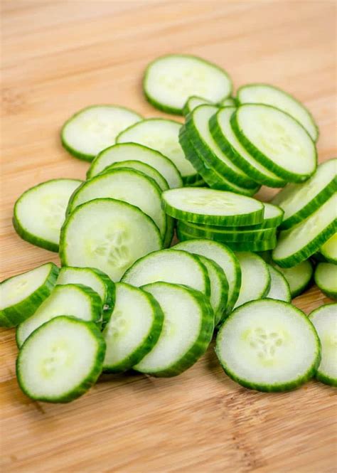 MOM'S VINEGAR CUCUMBER SALAD (+Video) - The Country Cook