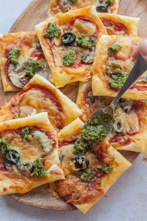 Puff pastry pizza bites - Everyday Delicious