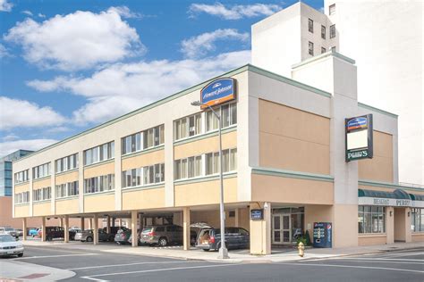 Howard Johnson by Wyndham Atlantic City | Atlantic City, NJ Hotels