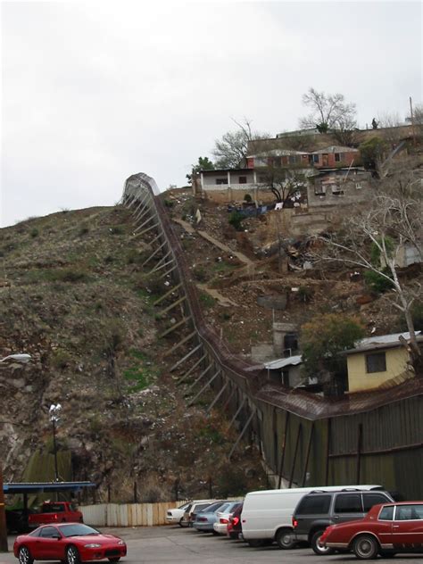 File:US-Mexico-Nogales-Border.jpg - Wikimedia Commons