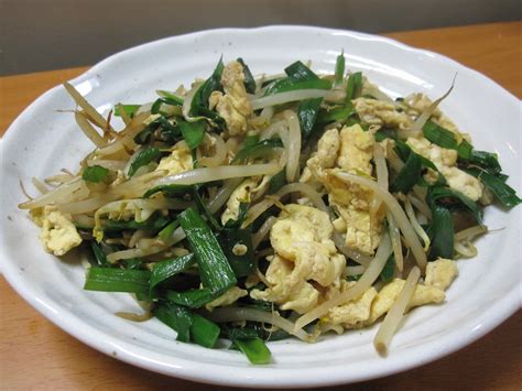 Sprouts, Chives, & Egg Stir-Fry Recipe | Japanese Recipes | Japan Food Addict