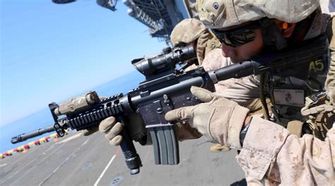 Every Marine is a Carbineman: USMC may switch to M4 :: Guns.com