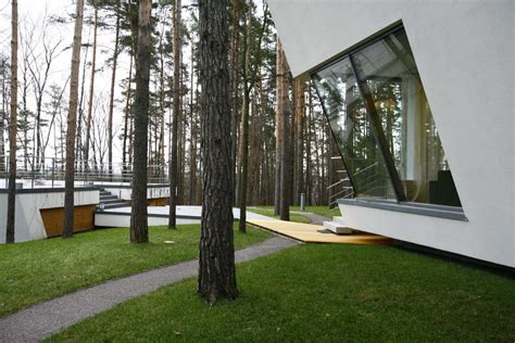 10 Contemporary Homes That Showcase Russian Architecture