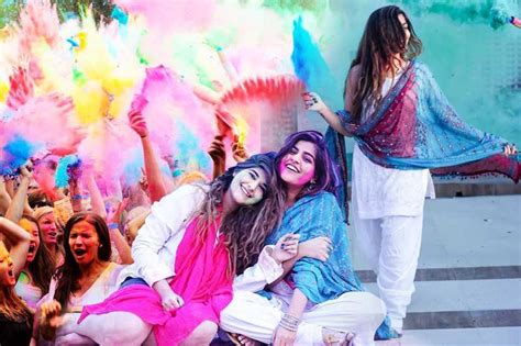 Holi Outfit Ideas 2023: What To Wear At Holi Festival?