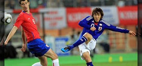 How to Do free kicks with soccer star Shunsuke Nakamura « Soccer :: WonderHowTo