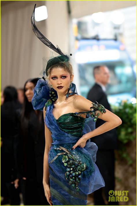 Zendaya Stuns at Met Gala 2024, Emulates 'Garden of Time' Theme with ...