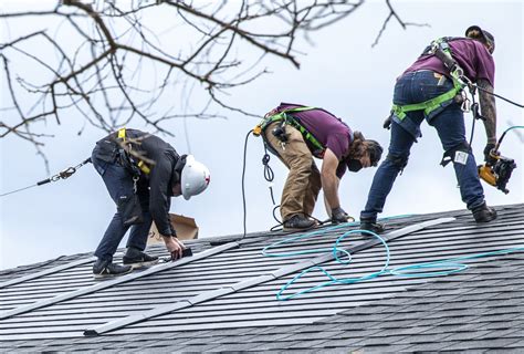 GAF Energy's easy-install solar shingles aim to outshine Tesla roofs ...