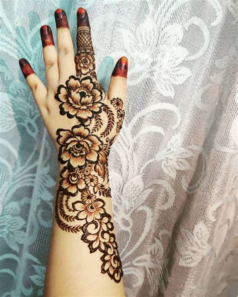 Simple Arabic Mehndi Designs Flower