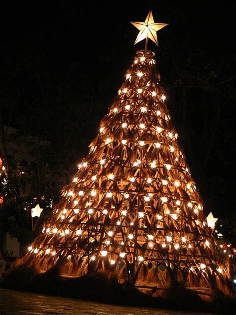 How to Make a Philippine Parol: Filipino Christmas Star Lantern - HubPages