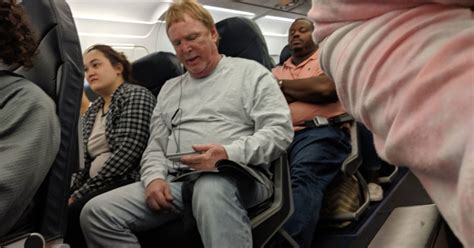 Raiders Owner Mark Davis (Worth $500M) Spotted Flying Coach On Budget Allegiant Airlines