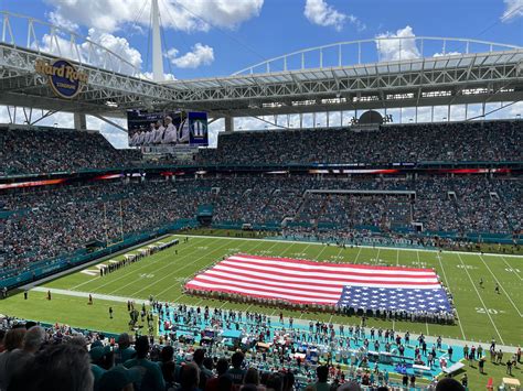 A Miami Dolphins game at Hard Rock Stadium – Philip Greenspun’s Weblog